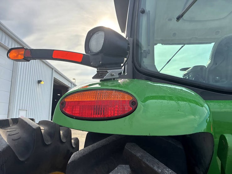 2012-john-deere-8360r-image-30