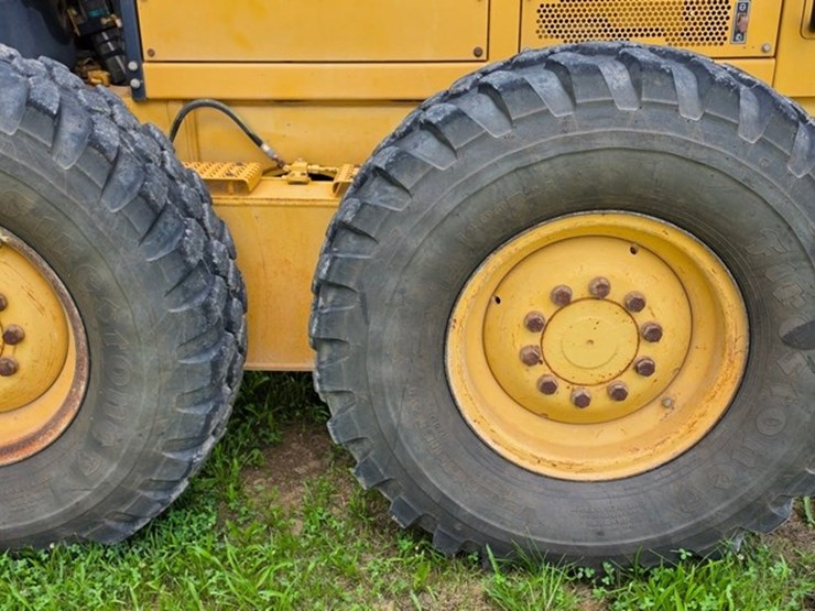 2009-caterpillar-140m-vhp-image-22