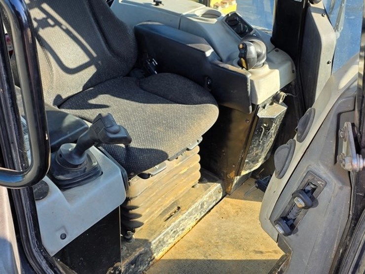 2019-caterpillar-d6n-lgp-image-63