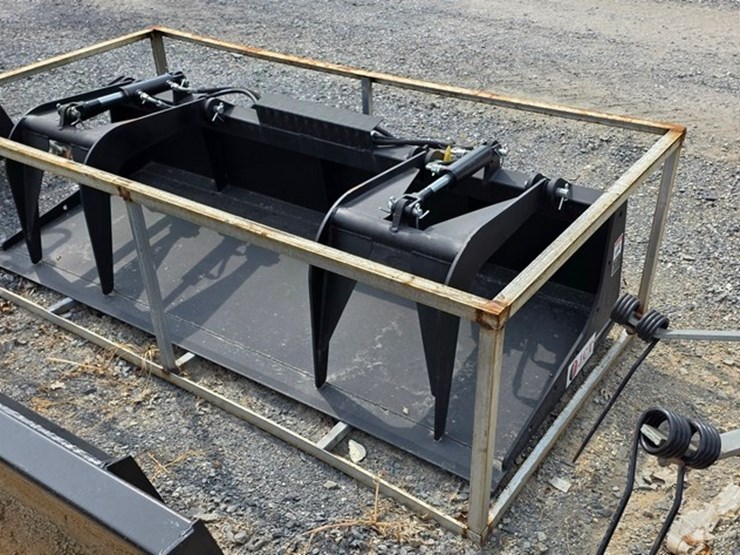 new-jct-7'-double-skidloader-grapple-bucket-image-4