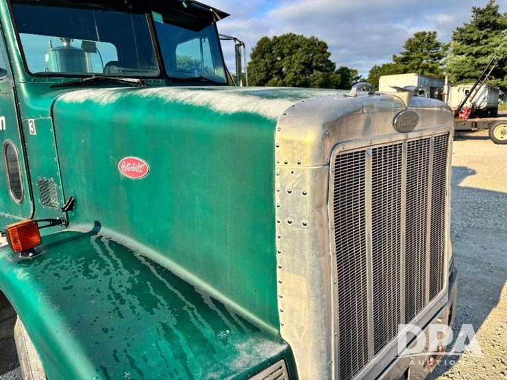 1993-peterbilt-377-image-57