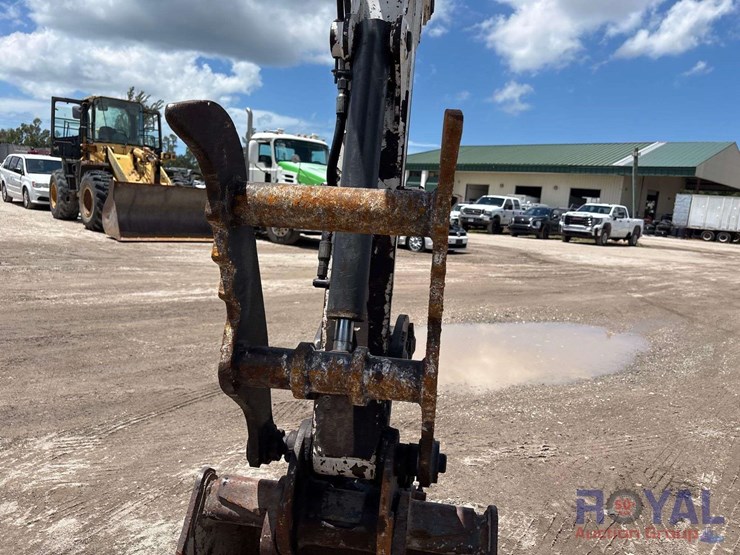 2017-bobcat-e32i-image-10