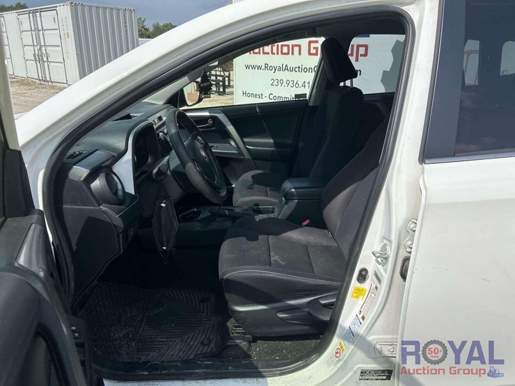 2018-toyota-rav4-image-11