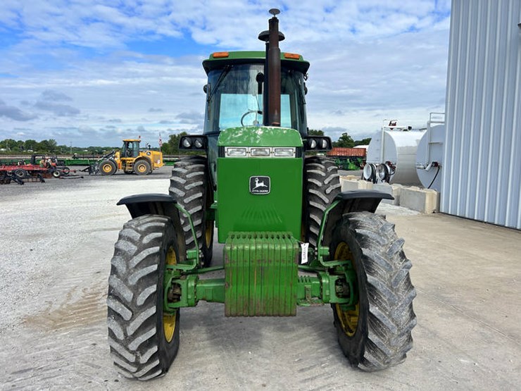 1990-john-deere-4455-image-11