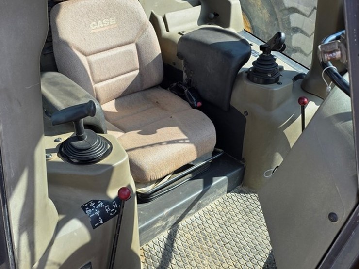 2012-case-850l-xlt-image-59