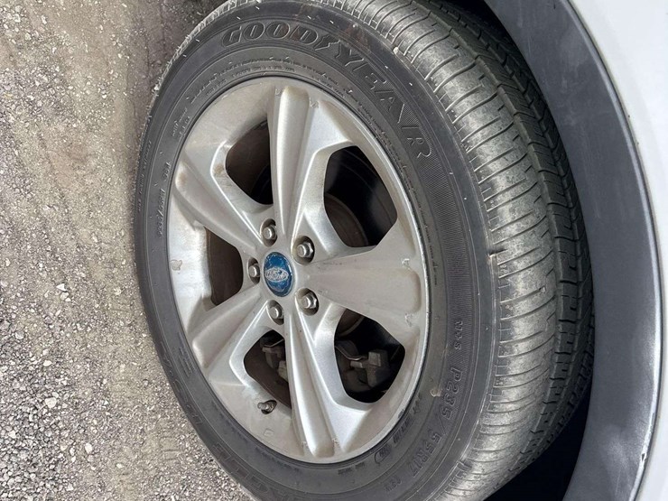2013-ford-escape-image-26