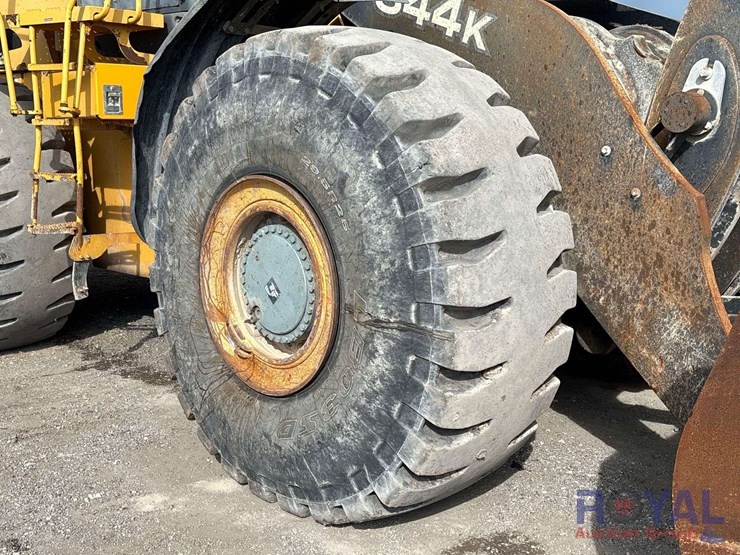 2011-deere-844k-image-41