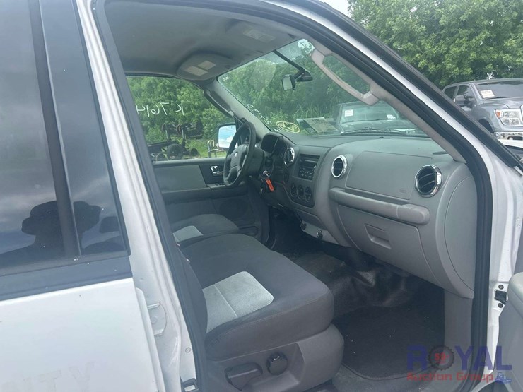 2006-ford-expedition-image-21