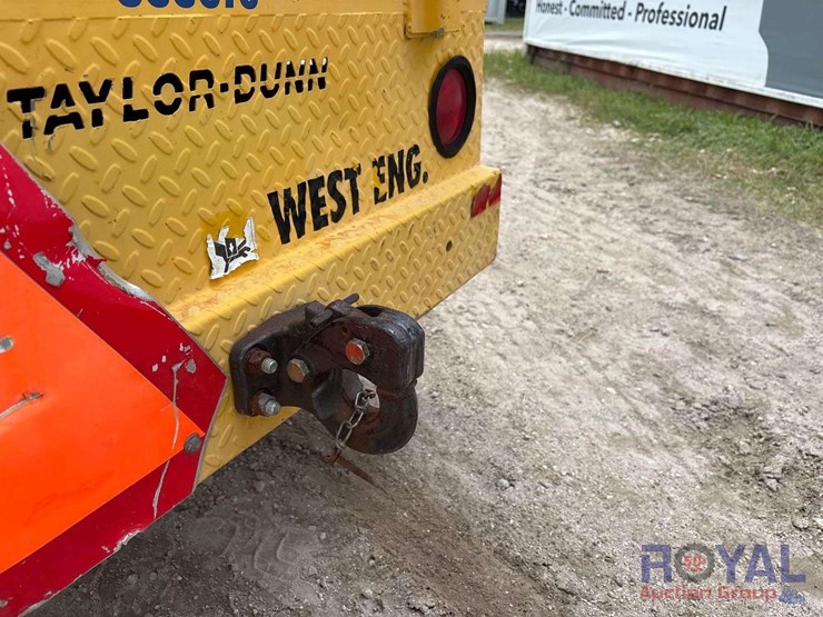 2017-taylor-dunn-b0-248-36-electric-utility-cart-image-5