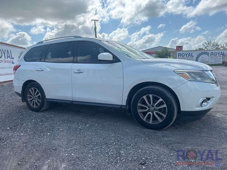 2015-nissan-pathfinder-image-2