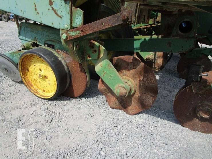 john-deere-7000-image-3