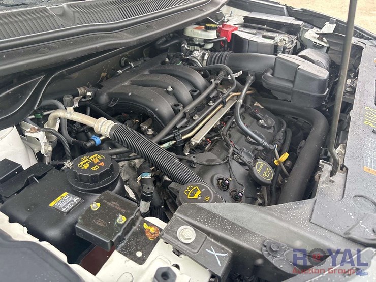 2016-ford-explorer-image-6