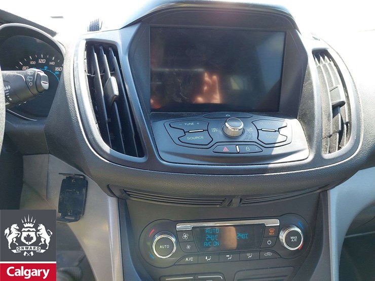 2016-ford-escape-se-image-10