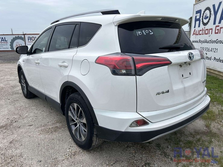 2018-toyota-rav4-image-4