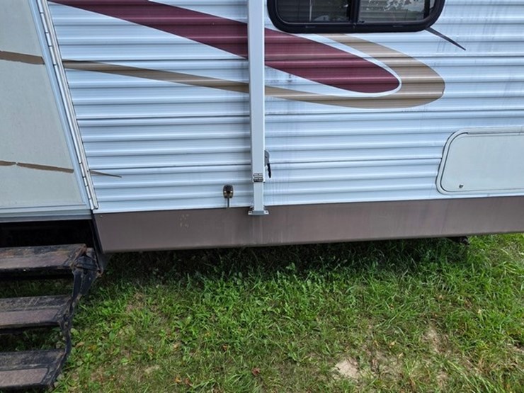 2003-fleetwood-2-axle-camper-(title)-image-9