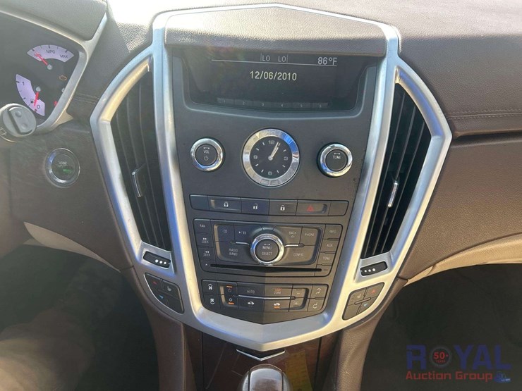 2011-cadillac-srx-image-8