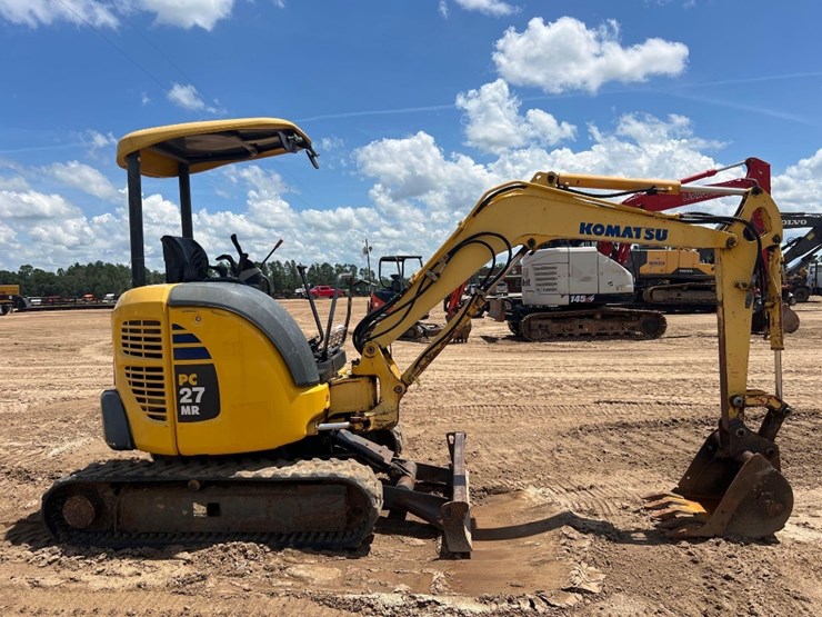komatsu-pc27mr-2-image-5