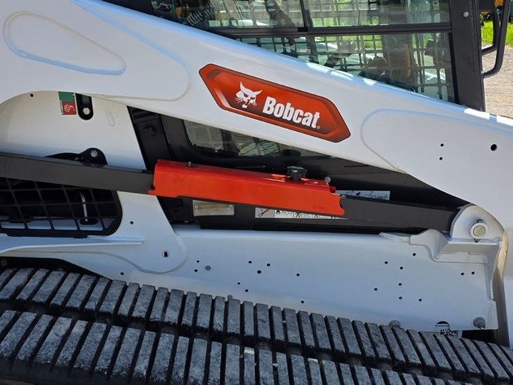 2023-bobcat-t770-image-12