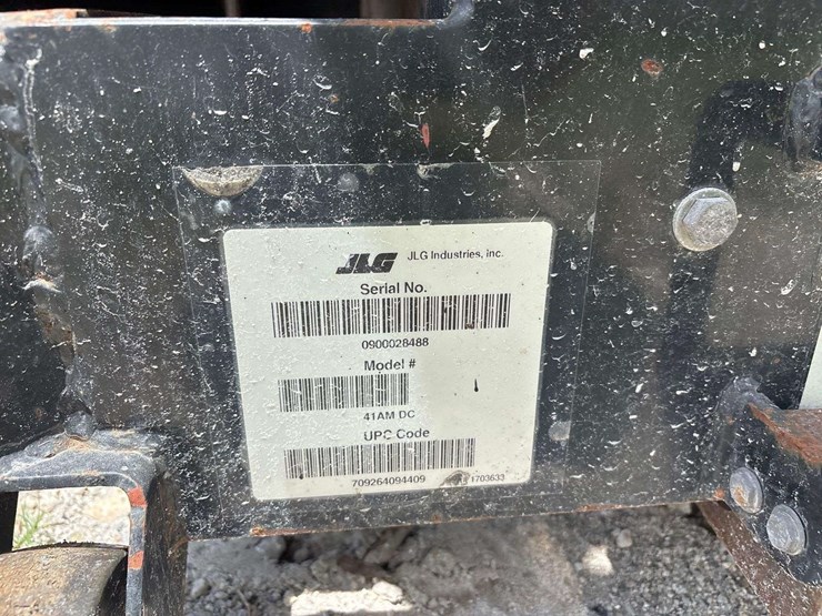 2007-jlg-41am-dc-electric-vertical-mast-lift-image-7