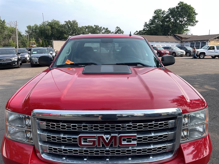2012-gmc-2500-image-10