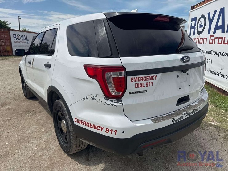 2016-ford-explorer-image-4