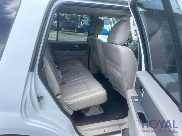 2013-ford-expedition-xlt-image-24