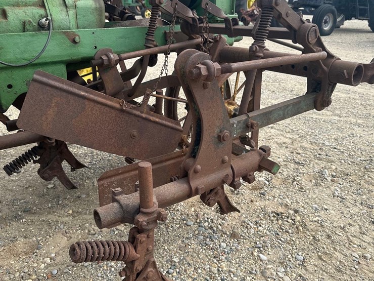 john-deere-b-image-16