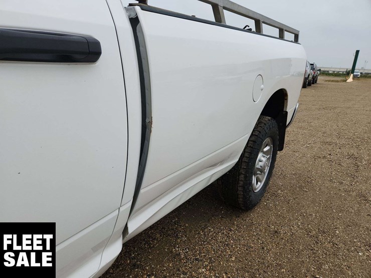 2015-ram-3500-slt-image-31