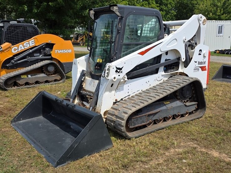 2022-bobcat-t770-image-1