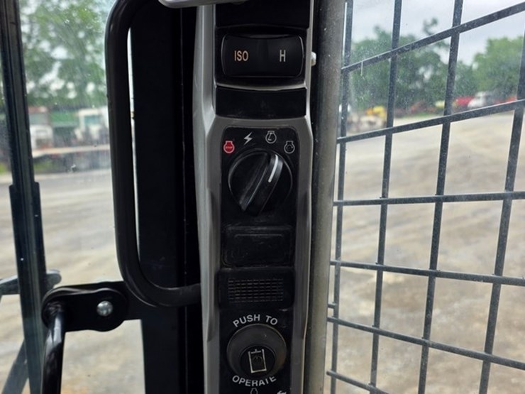 2022-case-tr340b-image-54