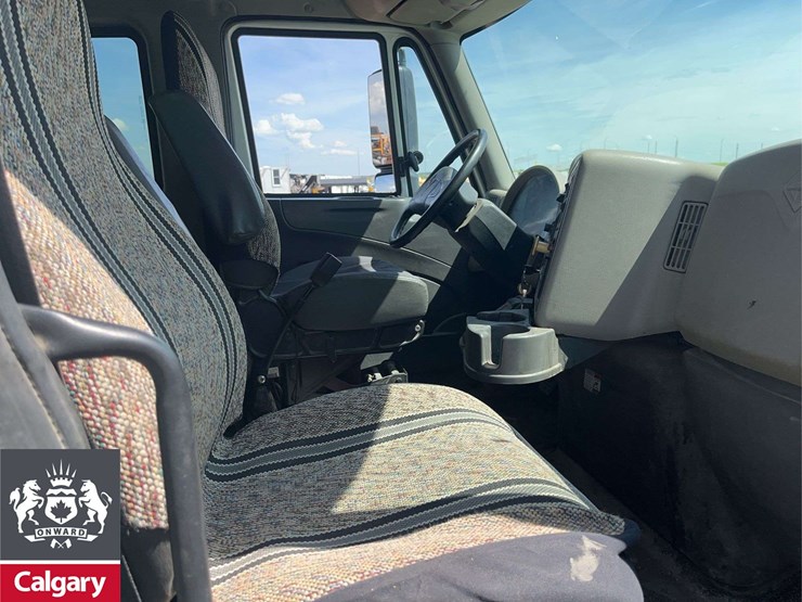 2010-international-durastar-4300-image-18