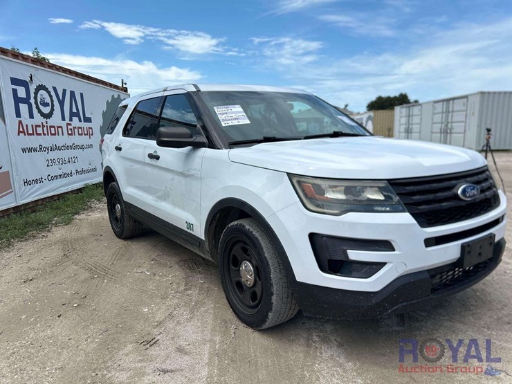 2016-ford-explorer-image-2