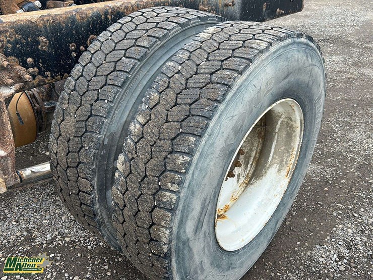 2010-international-durastar-4300-image-12