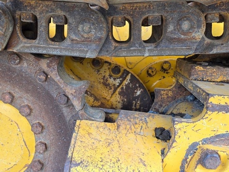 2014-deere-700k-lgp-image-36