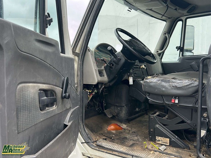 2010-international-durastar-4300-image-6