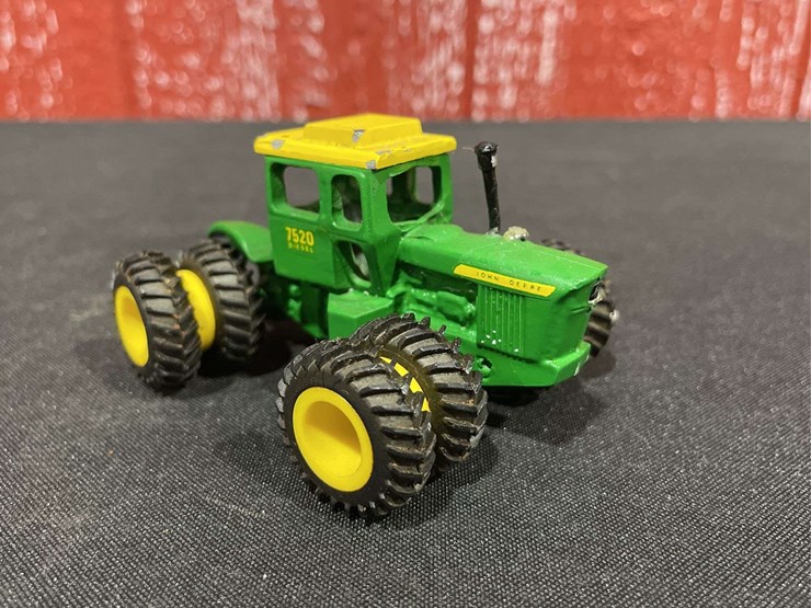 john-deere-7520-image-8