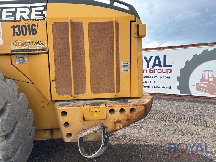 2011-deere-844k-image-39