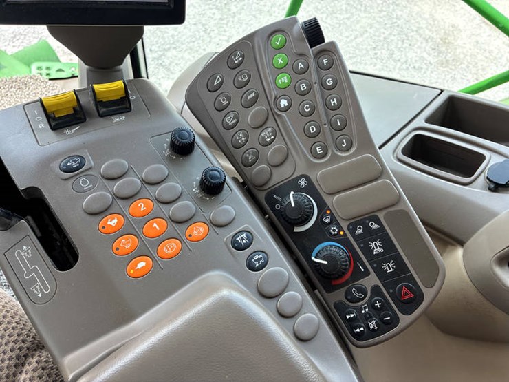 2015-john-deere-s680-image-109