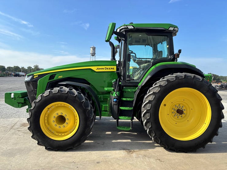 2022-john-deere-8r-310-image-10