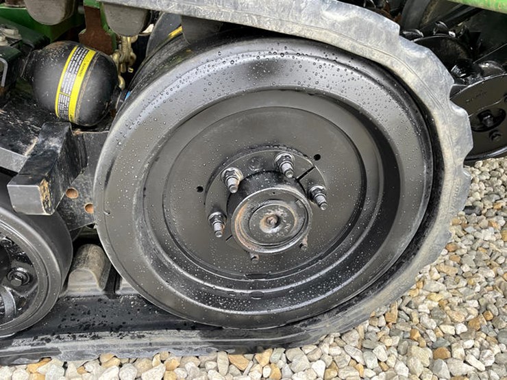 2017-john-deere-1990-image-54