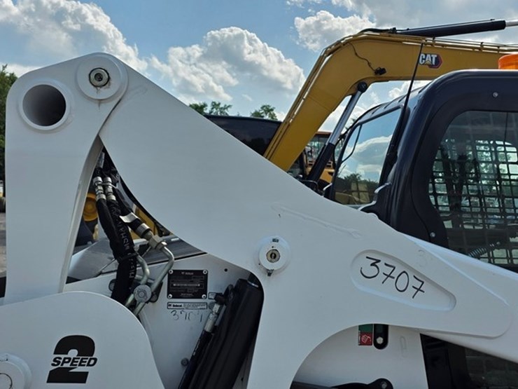 2023-bobcat-t770-image-17