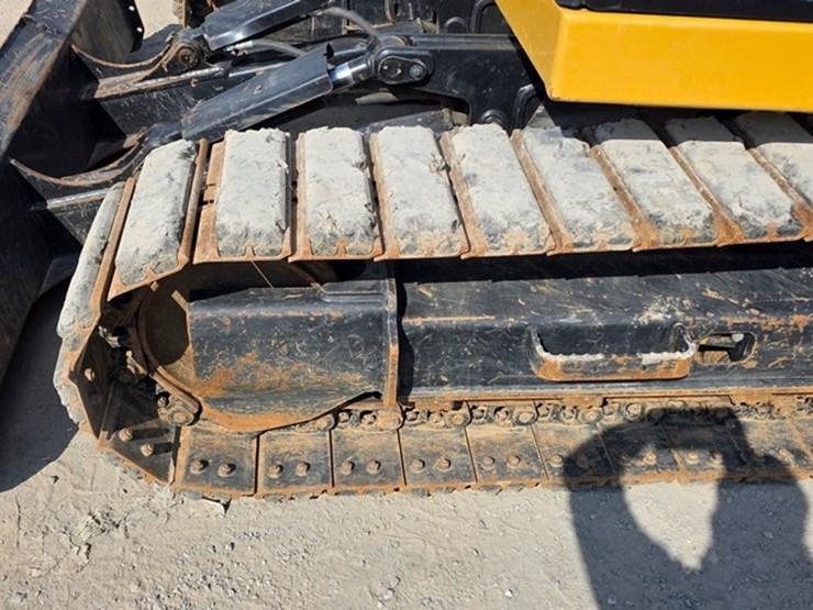 2023-caterpillar-310-image-15