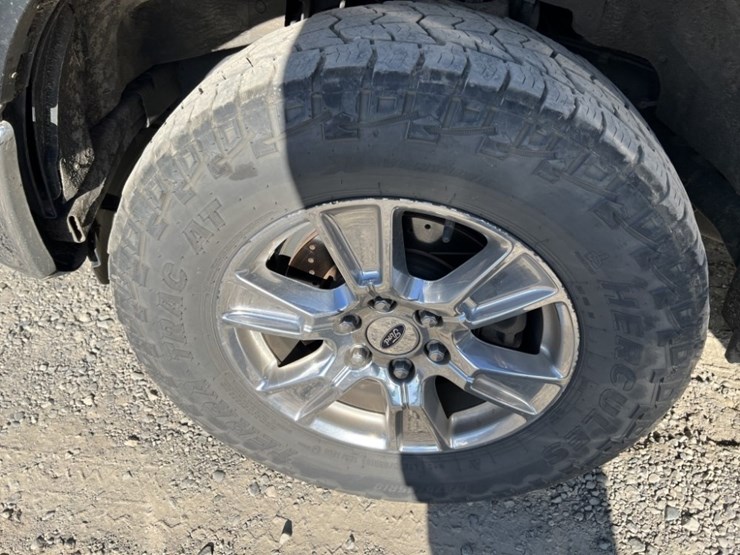 2015-ford-f150-xlt-image-16