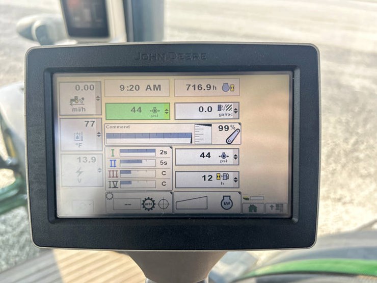 2012-john-deere-8285r-image-74