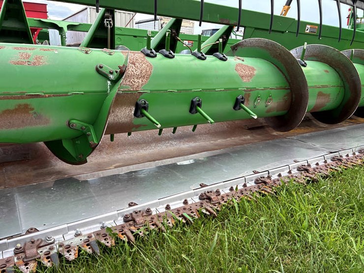 2010-john-deere-635f-image-36