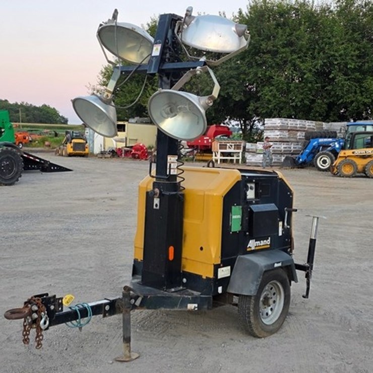 2018 Allmand Light Tower (RUNS AND WORKS)