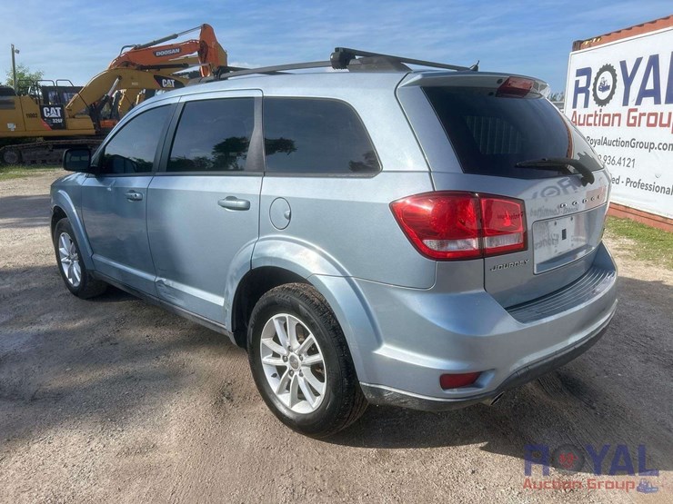 2013-dodge-journey-sxt-image-4