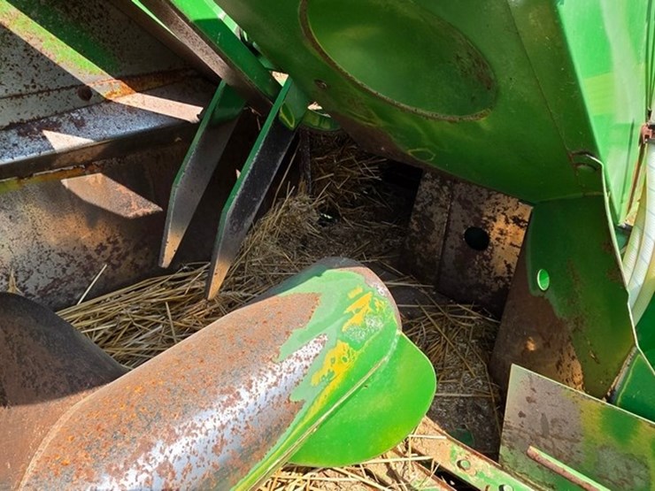 john-deere-348-image-10