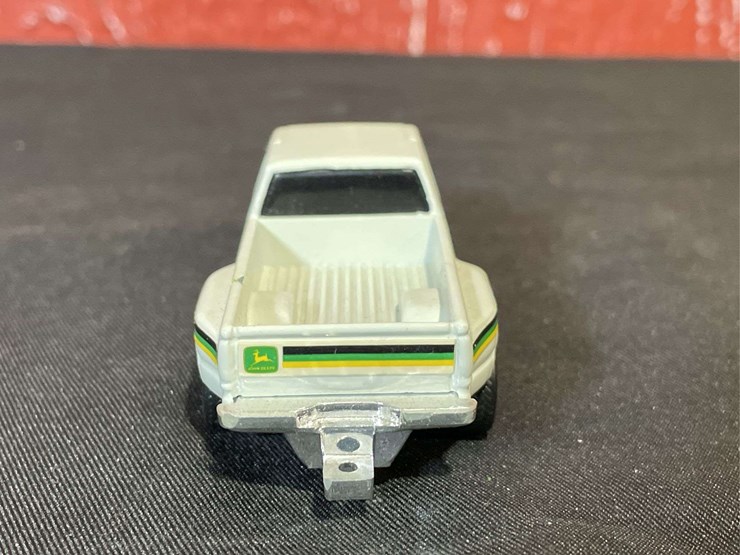 john-deere-64-image-13