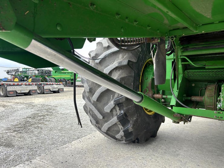 2001-john-deere-9550-image-22